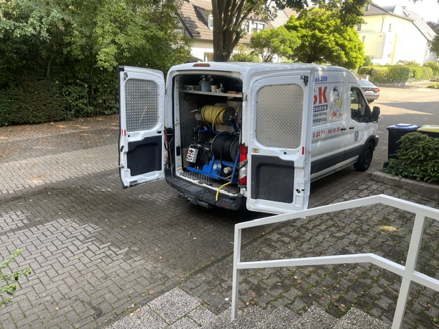 Ihr Experte für Rohr- und Kanalreinigung Ihr Experte für Rohr- und Kanalreinigung